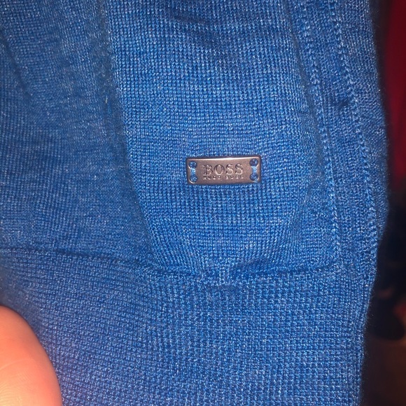 HUGO BOSS SWEATER - Picture 2 of 4